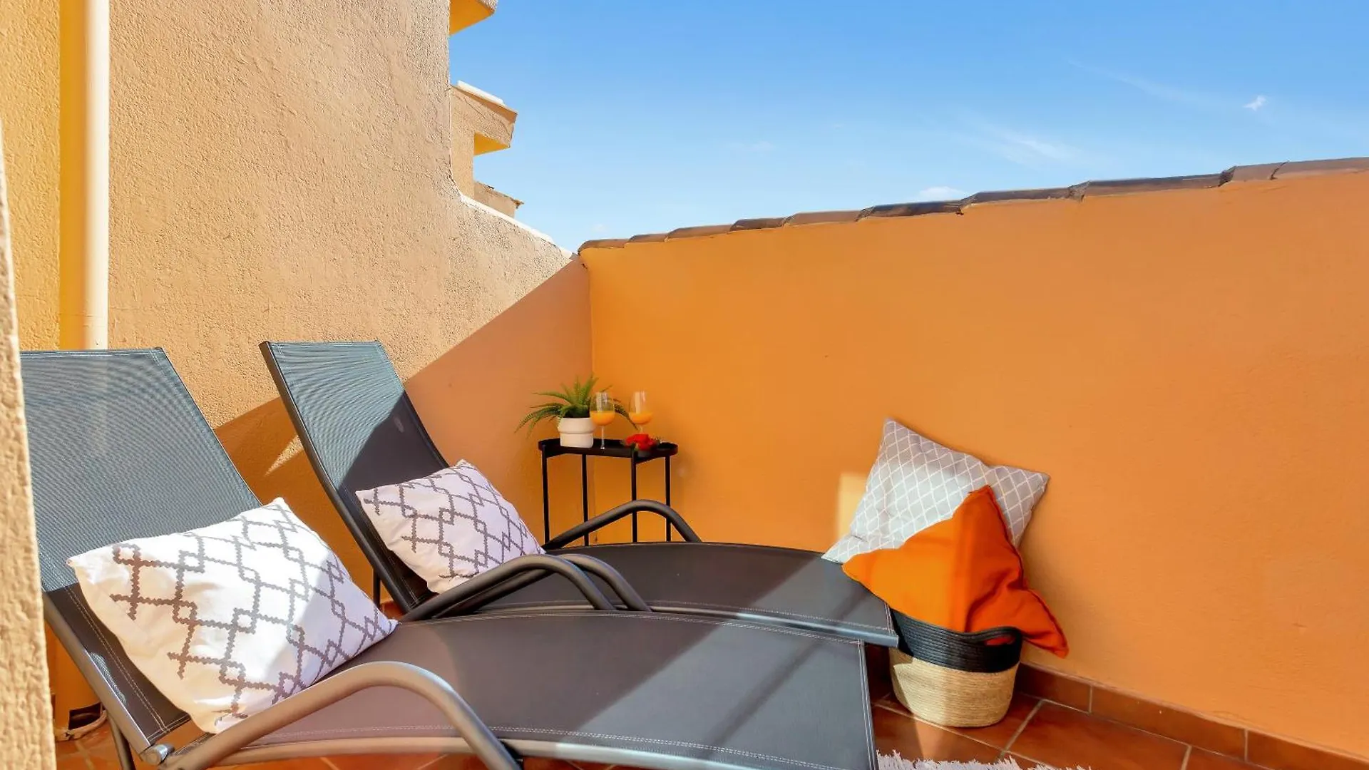 Alvarito Family Beach Retreat Marbella Apartment