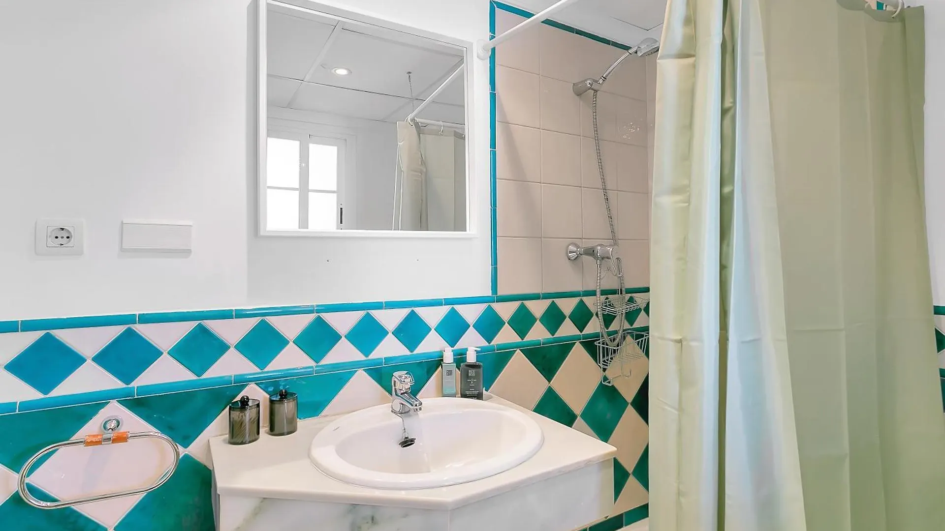 Alvarito Family Beach Retreat Marbella